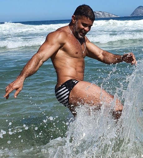 jorginhokarioka21 model sex gallery