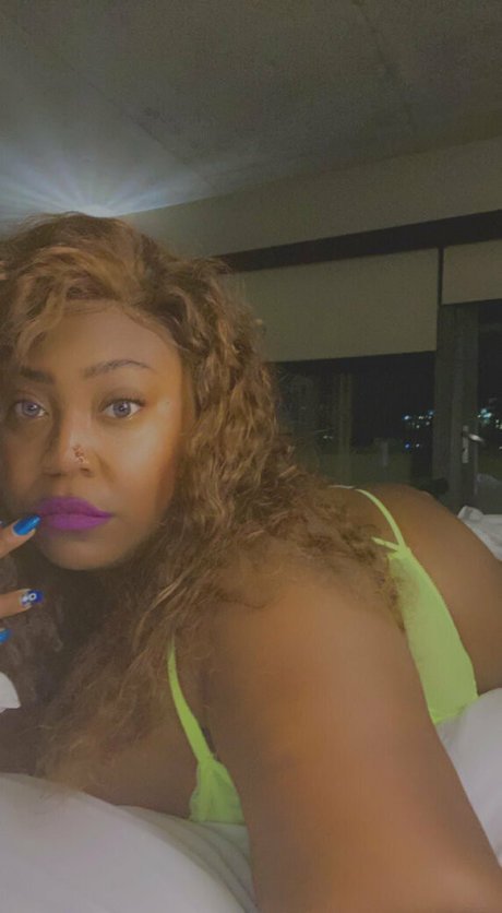 elitebbwplus model perfect picture