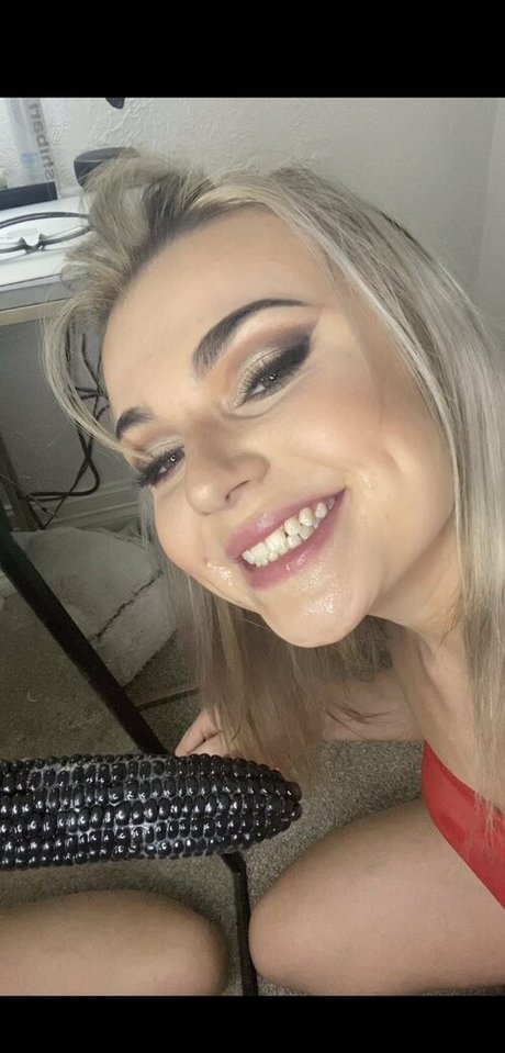 rawmisshoney exclusive actress photos