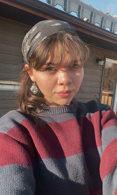 nikkiinatural model art galleries