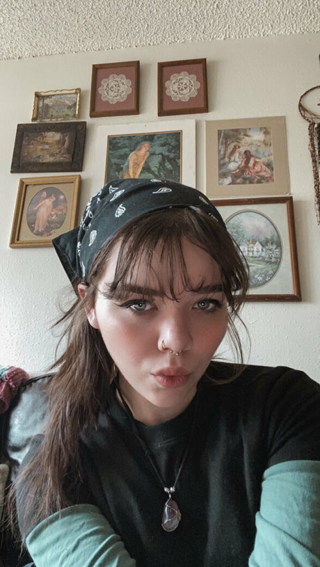 nikkiinatural beautiful star img