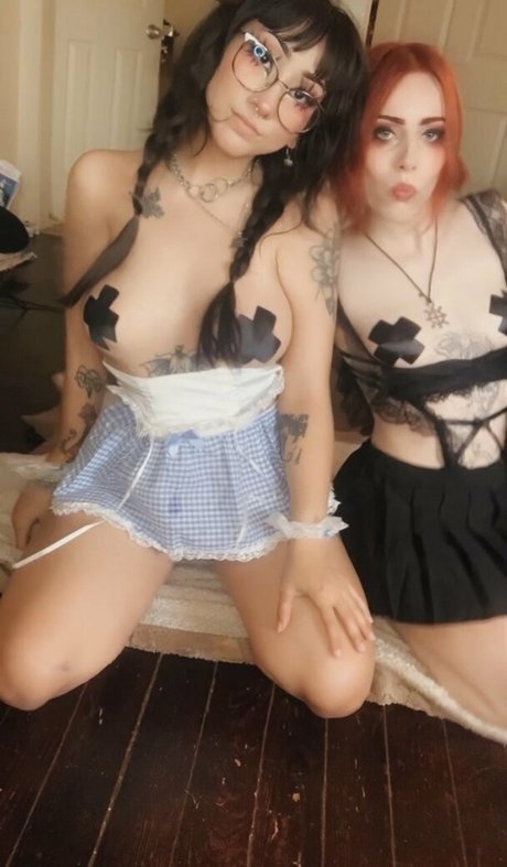 velvetmuerte model sex pics