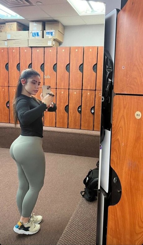 NinaGonz pornographic model galleries