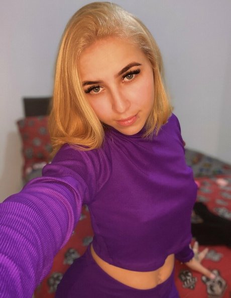 Lisa Agra pretty star photo