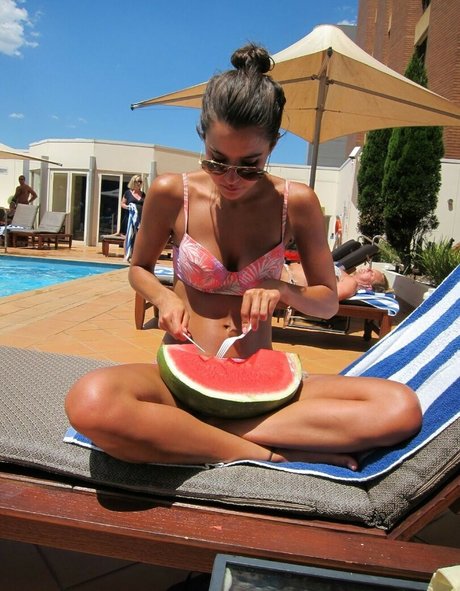 Rhiannon Fish star beautiful picture