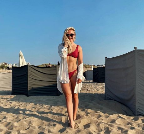 Larissa Van Meerten porn model gallery