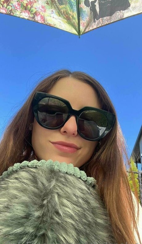 misshelenalue model xxx archive