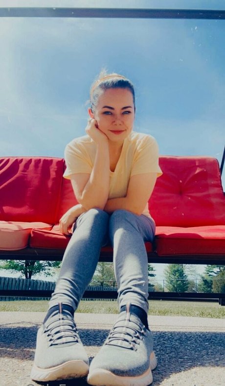 lovegiantess star sexy pic