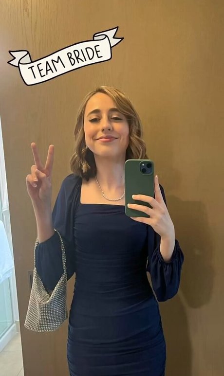 Atwentysomethingloser free actress image