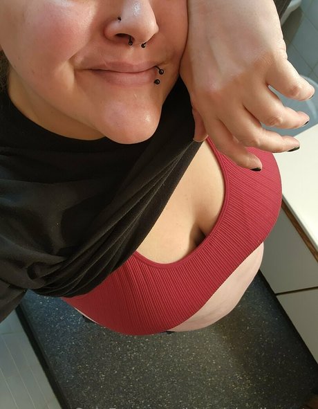 blemishedbeauty free model pic