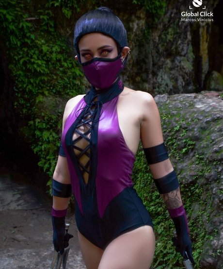 kamyykas pornstar naked photo