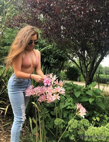 brunetteheadbaddie xxx model archive