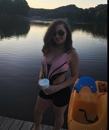 brunetteheadbaddie model high quality photos