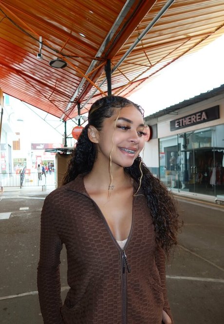 Hannahmarieroyal best model picture