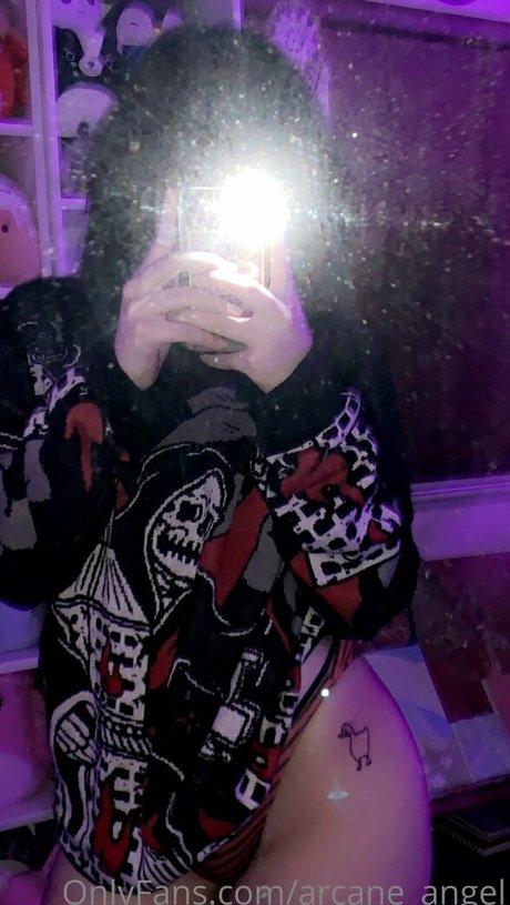 arcane angel model free photo