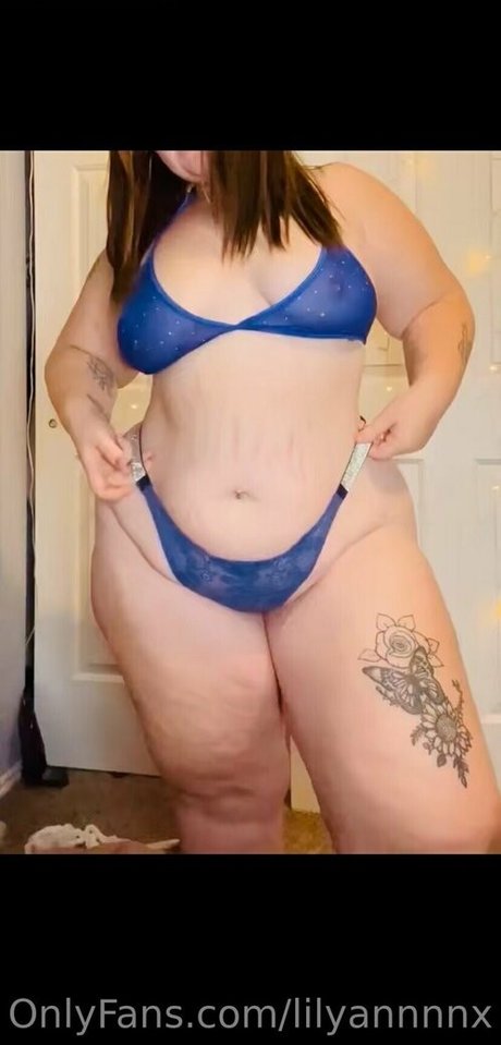 lilyannnnx model naked photos