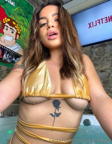 iamjaele model art galleries