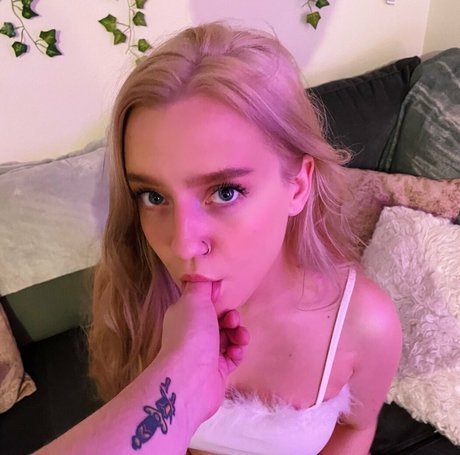 Bozoe2 free pornstar image