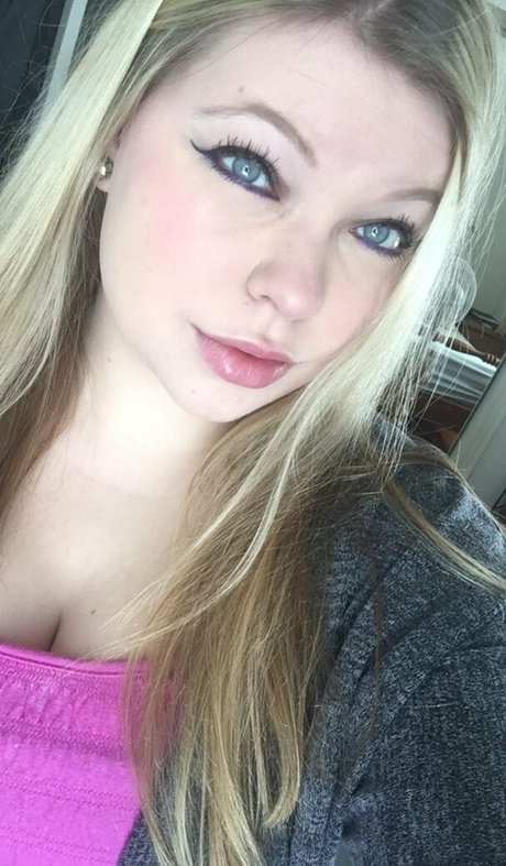 dddstaciie pretty actress pictures