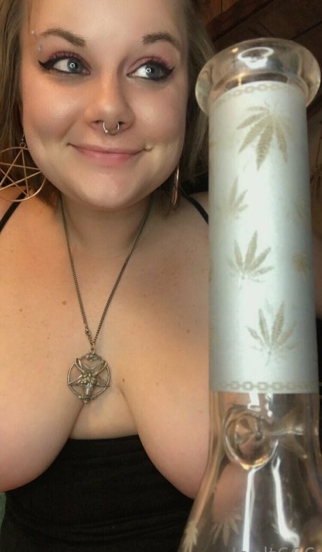 moonmomma369 art model pics