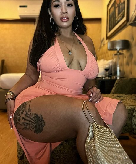 Curvyrb nudes star pics