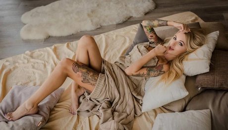 MarieDevis high quality actress photos