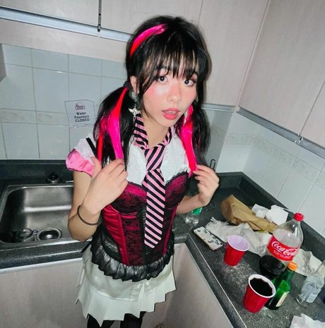 Olivia Sun pretty pornstar image