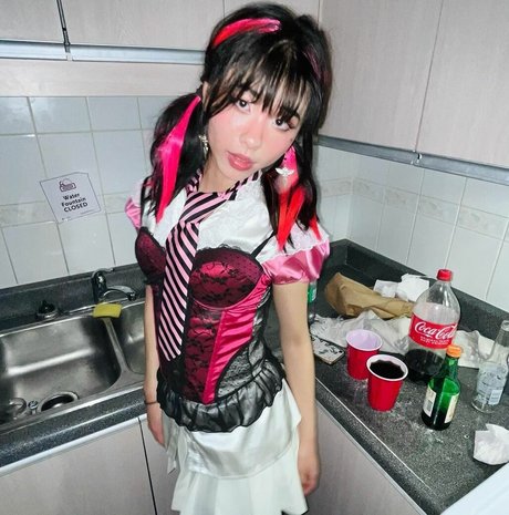 Olivia Sun model free images