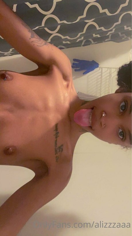 prettyfaceslimm naked actress pic