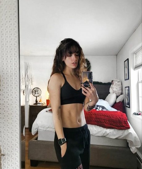 bundaddy hot model image