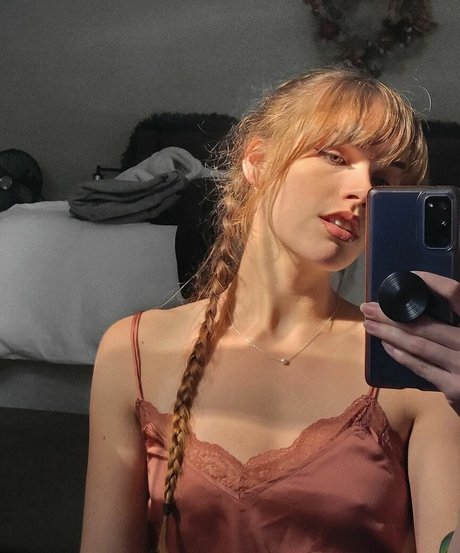 bundaddy nudes actress pic