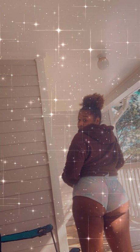 shortstacc high quality model photo