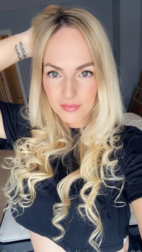 Olivia Anne 1990 model art gallery