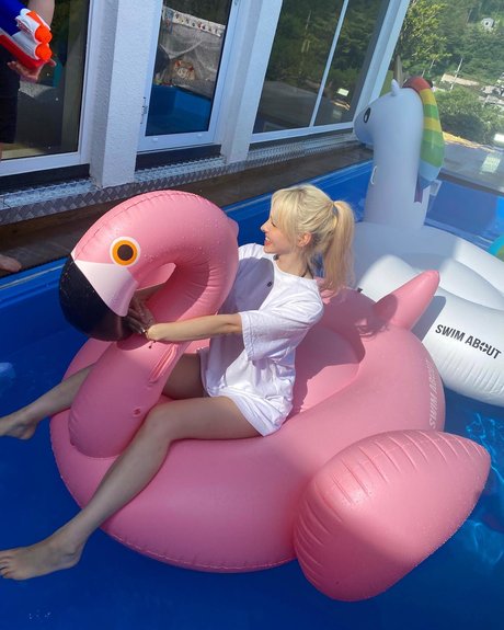 Elina Karimova star free pics