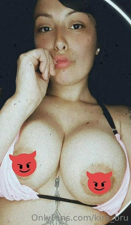 kira brunette1 nude star images