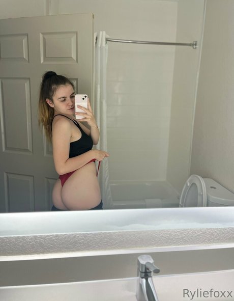 ryliefoxx free pretty actress img