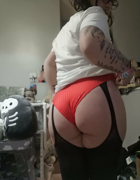 pregnantgothmama model porn photo