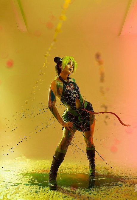 Alcololi art model pic