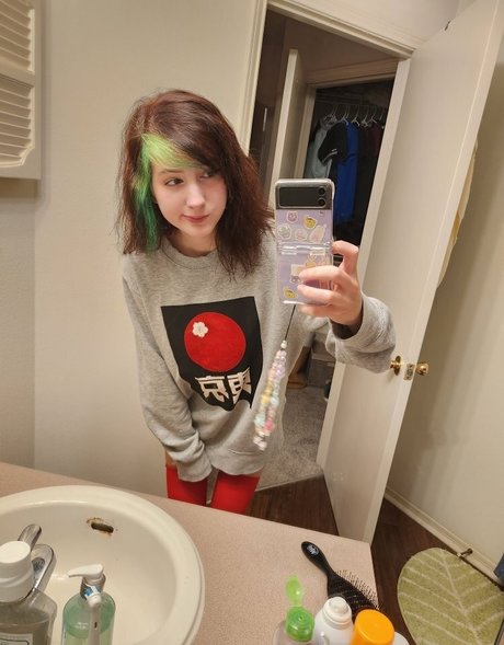 Bunimilk pornstar naked pic