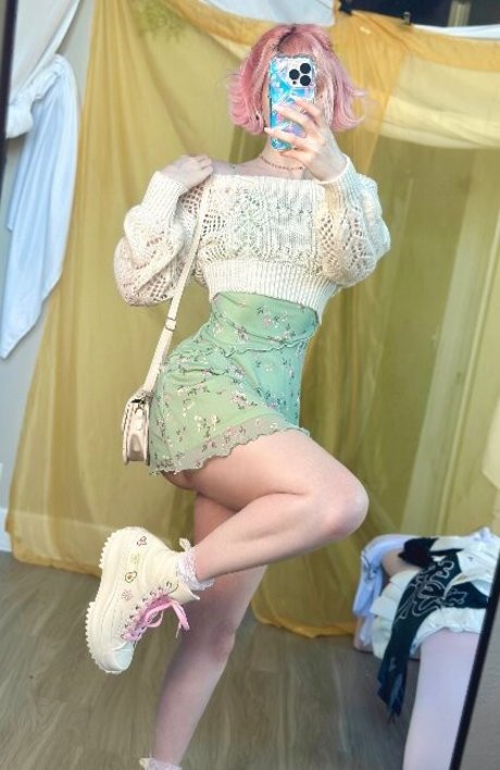 Mewlies star erotic pic