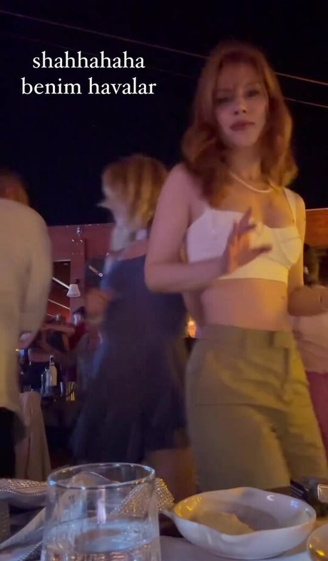 Aysennyuksel free actress image