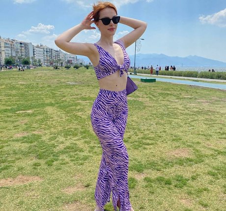 Aysennyuksel nude actress gallery