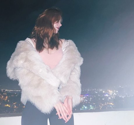 Aysennyuksel art actress image