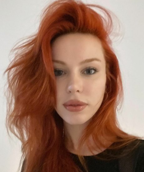 Aysennyuksel star pretty picture