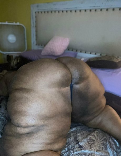 cheekiifemme porn star pic