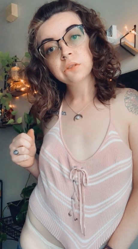 sidhee model adult picture