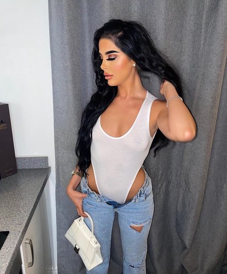 Emily Oldring model erotic photos