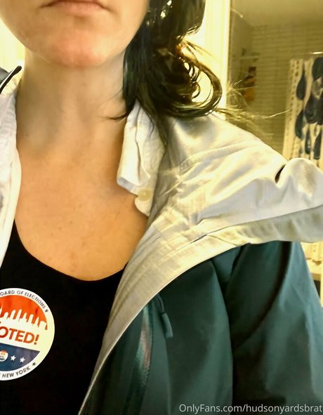 hudsonyardsbrat nude model pictures