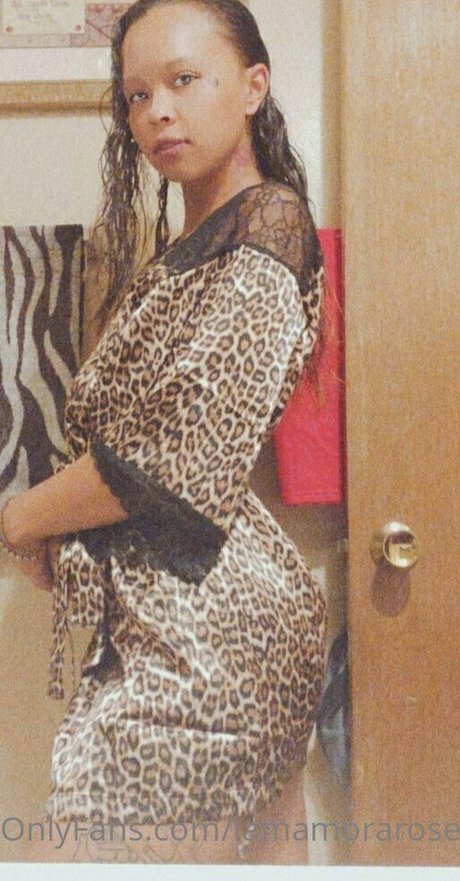 iamamorarose high quality model img