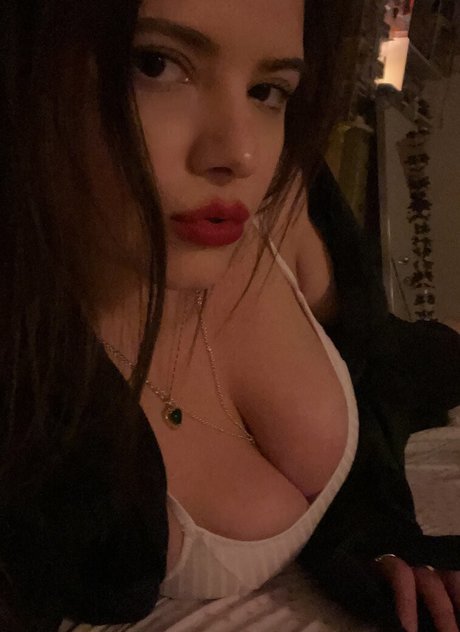 vanessinator model hd images